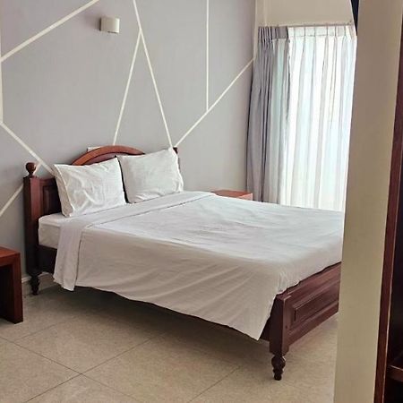 The Lion Pub & Hotel Дехивала-Маунт-Лавиния Экстерьер фото